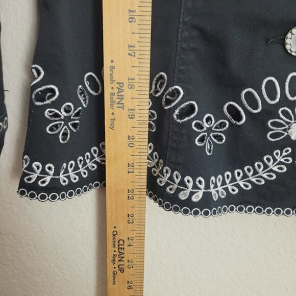 Very Vera Sz Large Shacket Short Black Embroidered Eyelet 3/4 Sleeve Mature EUC - Picture 9 of 11